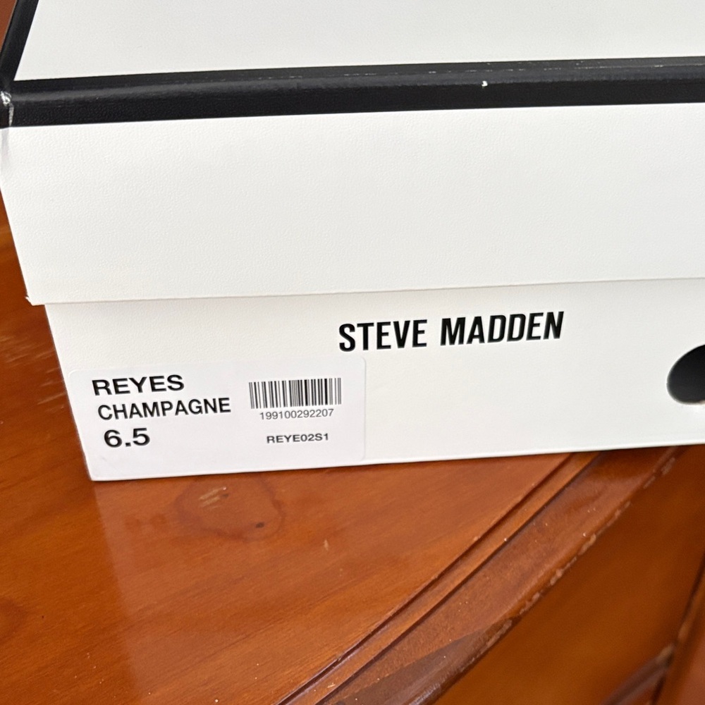 Steve Madden White Reyes champagne slingback - never worn - Picture 5 of 5